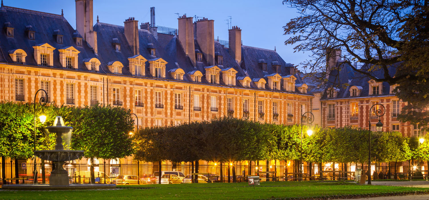 La Place des Vosges_shutterstock_190594439